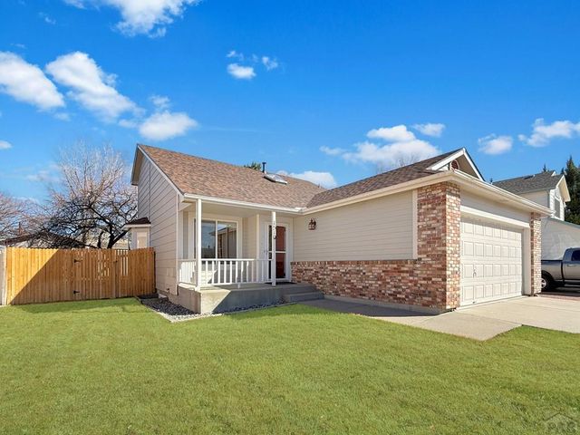 1510 Kingsroyal Blvd, Pueblo, CO 81005