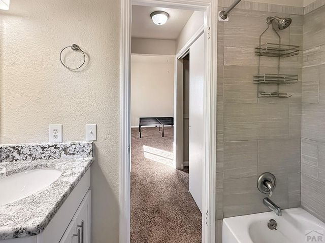 1510 Kingsroyal Blvd, Pueblo, CO 81005