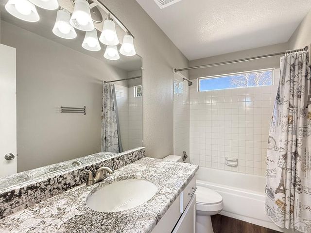 1510 Kingsroyal Blvd, Pueblo, CO 81005