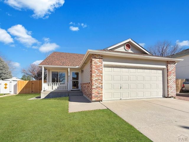 1510 Kingsroyal Blvd, Pueblo, CO 81005