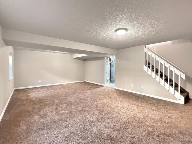 1510 Kingsroyal Blvd, Pueblo, CO 81005