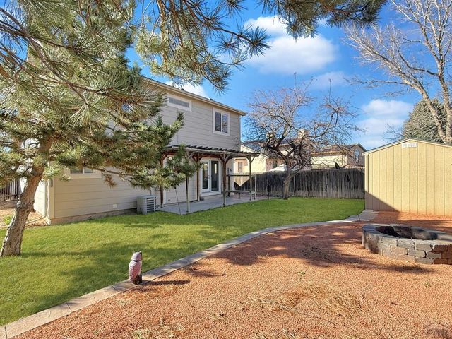 1510 Kingsroyal Blvd, Pueblo, CO 81005