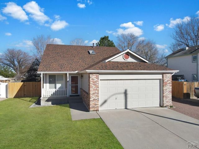 1510 Kingsroyal Blvd, Pueblo, CO 81005