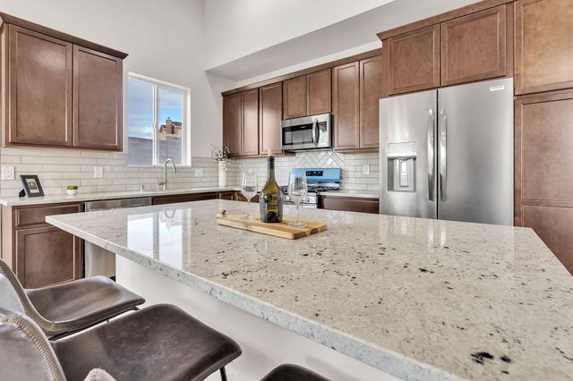 20 Bravo Road, Los Lunas, NM 87031