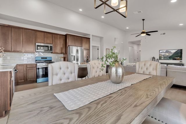 20 Bravo Road, Los Lunas, NM 87031