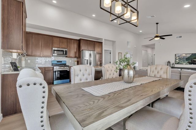 20 Bravo Road, Los Lunas, NM 87031