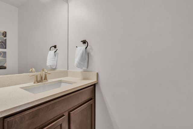 20 Bravo Road, Los Lunas, NM 87031