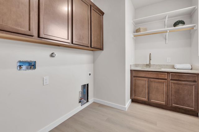 20 Bravo Road, Los Lunas, NM 87031
