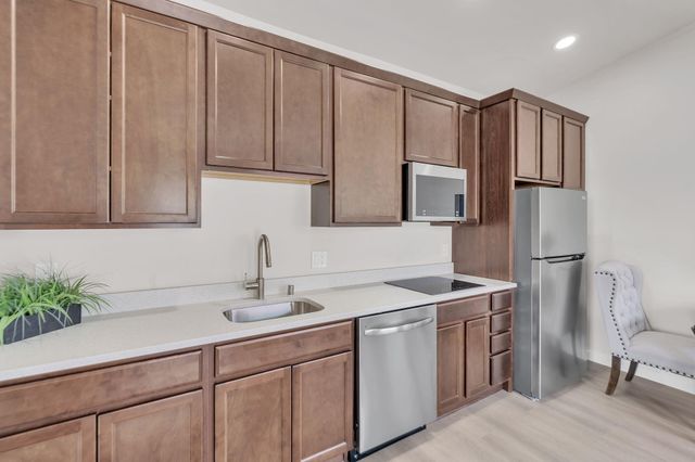 20 Bravo Road, Los Lunas, NM 87031