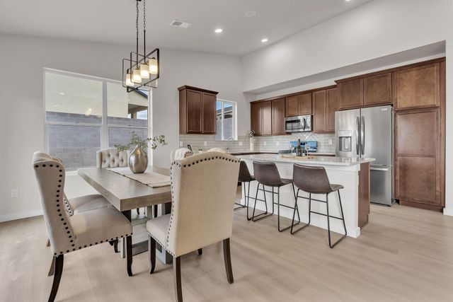 20 Bravo Road, Los Lunas, NM 87031