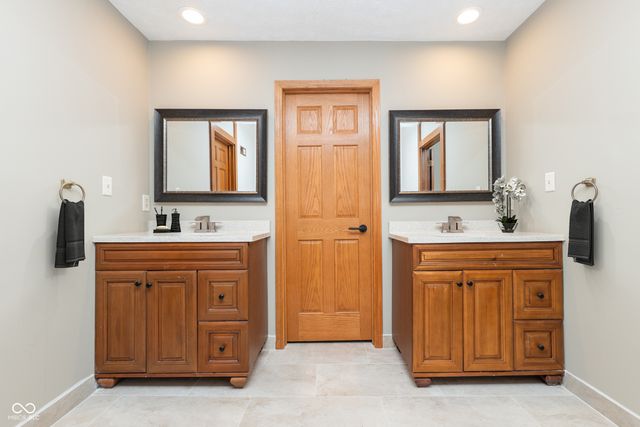 8649 Bay Colony Drive, Indianapolis, IN 46234