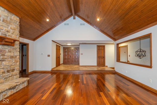 8649 Bay Colony Drive, Indianapolis, IN 46234