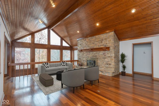 8649 Bay Colony Drive, Indianapolis, IN 46234