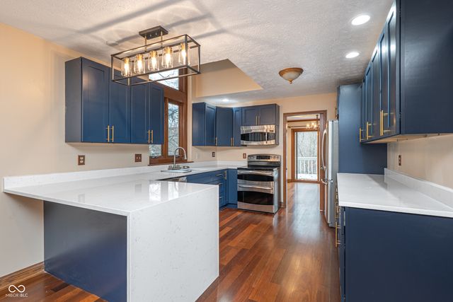 8649 Bay Colony Drive, Indianapolis, IN 46234