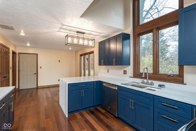 8649 Bay Colony Drive, Indianapolis, IN 46234
