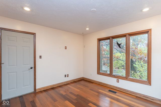 8649 Bay Colony Drive, Indianapolis, IN 46234