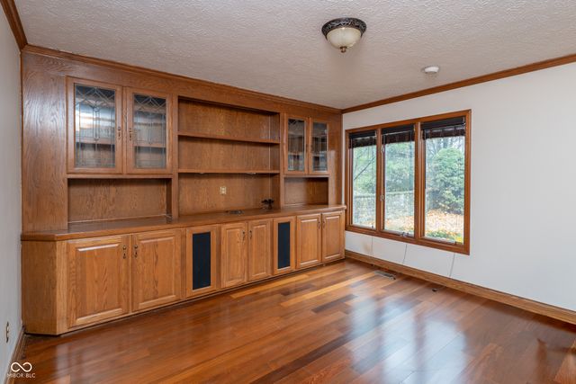 8649 Bay Colony Drive, Indianapolis, IN 46234