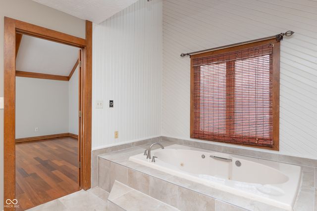 8649 Bay Colony Drive, Indianapolis, IN 46234