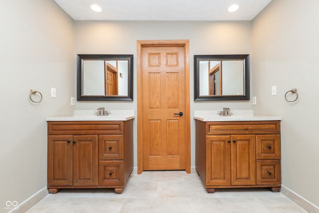 8649 Bay Colony Drive, Indianapolis, IN 46234
