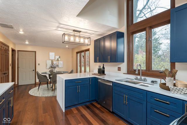 8649 Bay Colony Drive, Indianapolis, IN 46234