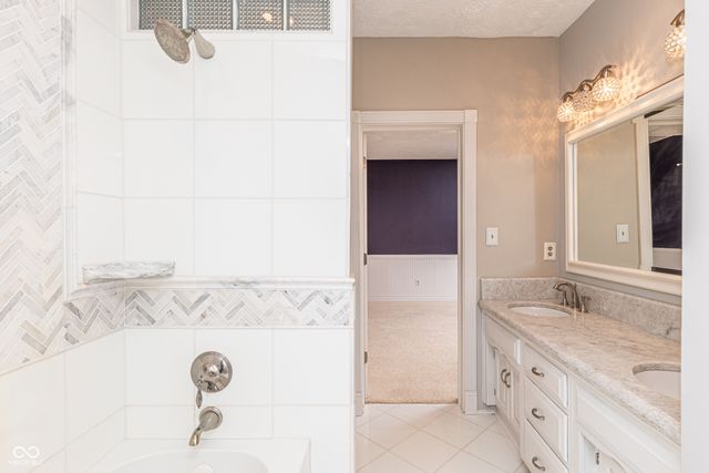 8649 Bay Colony Drive, Indianapolis, IN 46234