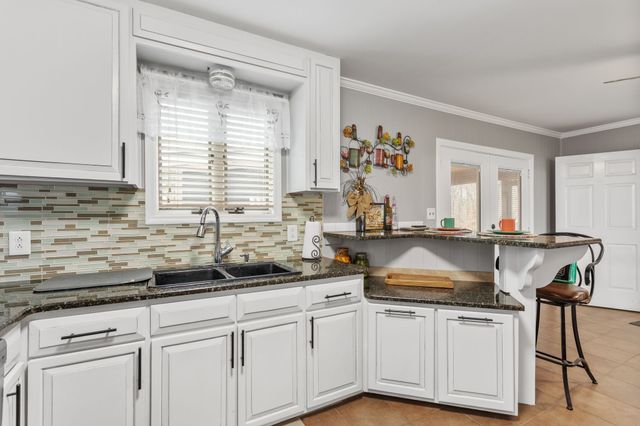 881 Mount Olivet Rd, Columbia, TN 38401