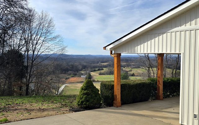 881 Mount Olivet Rd, Columbia, TN 38401