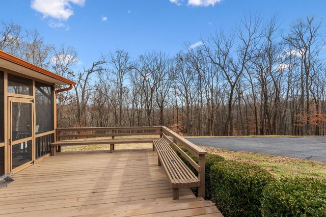 881 Mount Olivet Rd, Columbia, TN 38401