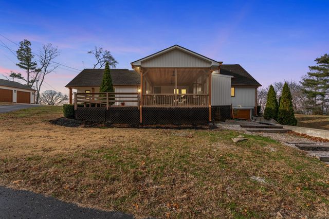881 Mount Olivet Rd, Columbia, TN 38401
