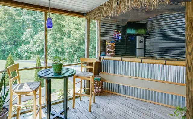 881 Mount Olivet Rd, Columbia, TN 38401