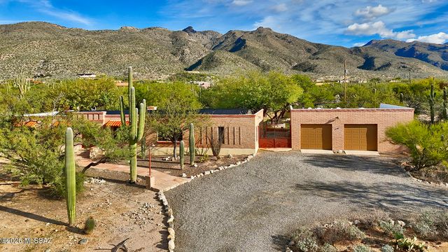 10451 E Plumeria Road, Tucson, AZ 85749