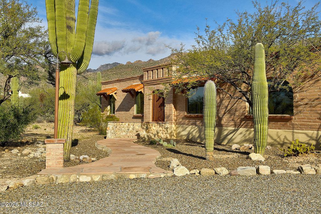 10451 E Plumeria Road, Tucson, AZ 85749