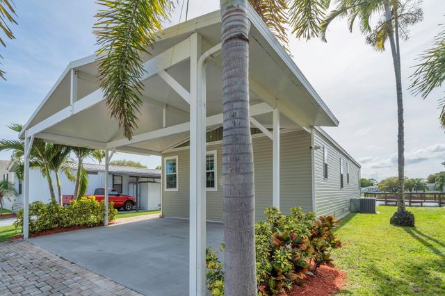 164 Plantation Boulevard, Lake Worth, FL 33467