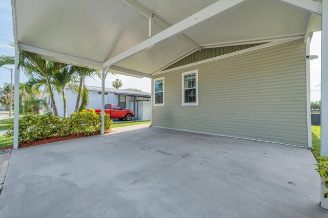 164 Plantation Boulevard, Lake Worth, FL 33467