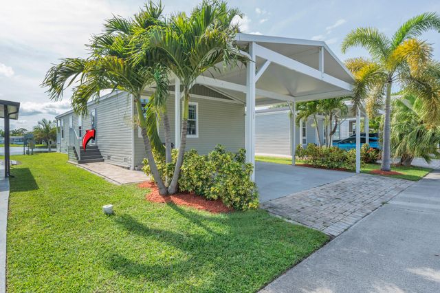 164 Plantation Boulevard, Lake Worth, FL 33467