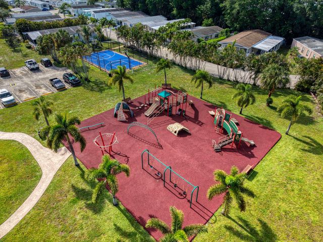 164 Plantation Boulevard, Lake Worth, FL 33467