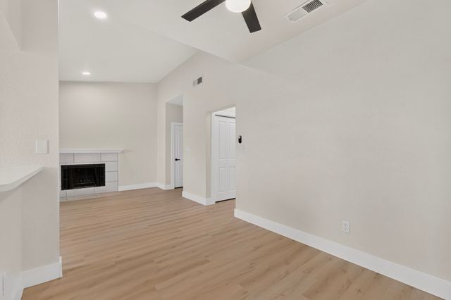 8600 Coppertowne Lane 1407, Dallas, TX 75243