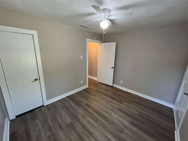 1316 N Prairie Creek Road, Dallas, TX 75217