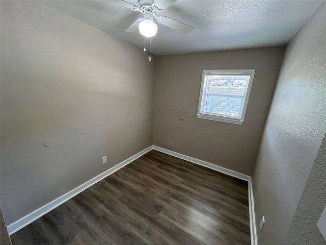 1316 N Prairie Creek Road, Dallas, TX 75217