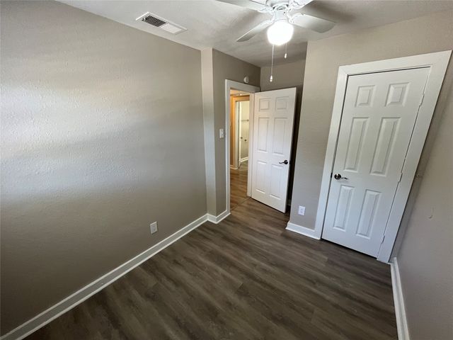 1316 N Prairie Creek Road, Dallas, TX 75217