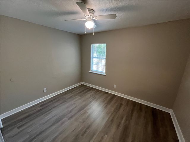 1316 N Prairie Creek Road, Dallas, TX 75217
