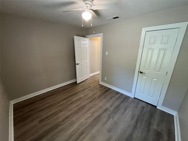1316 N Prairie Creek Road, Dallas, TX 75217