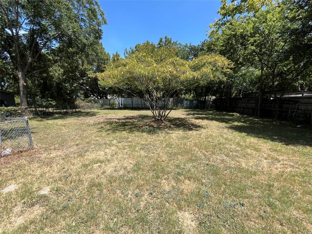 1316 N Prairie Creek Road, Dallas, TX 75217