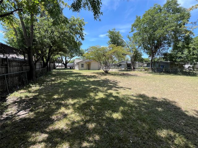 1316 N Prairie Creek Road, Dallas, TX 75217