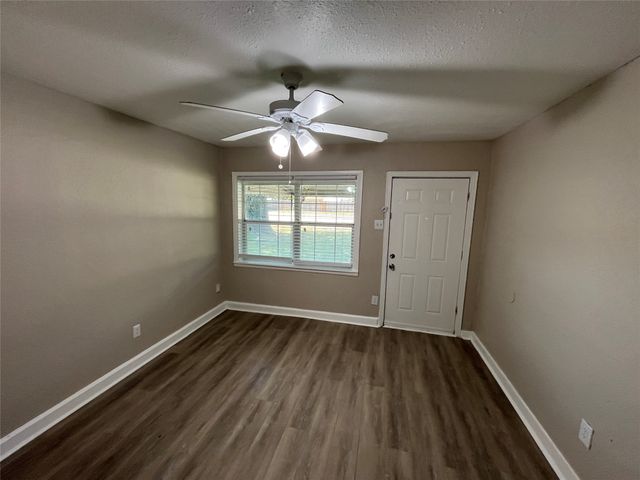 1316 N Prairie Creek Road, Dallas, TX 75217