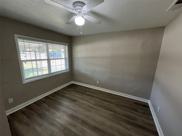 1316 N Prairie Creek Road, Dallas, TX 75217