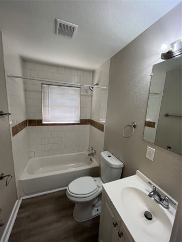 1316 N Prairie Creek Road, Dallas, TX 75217