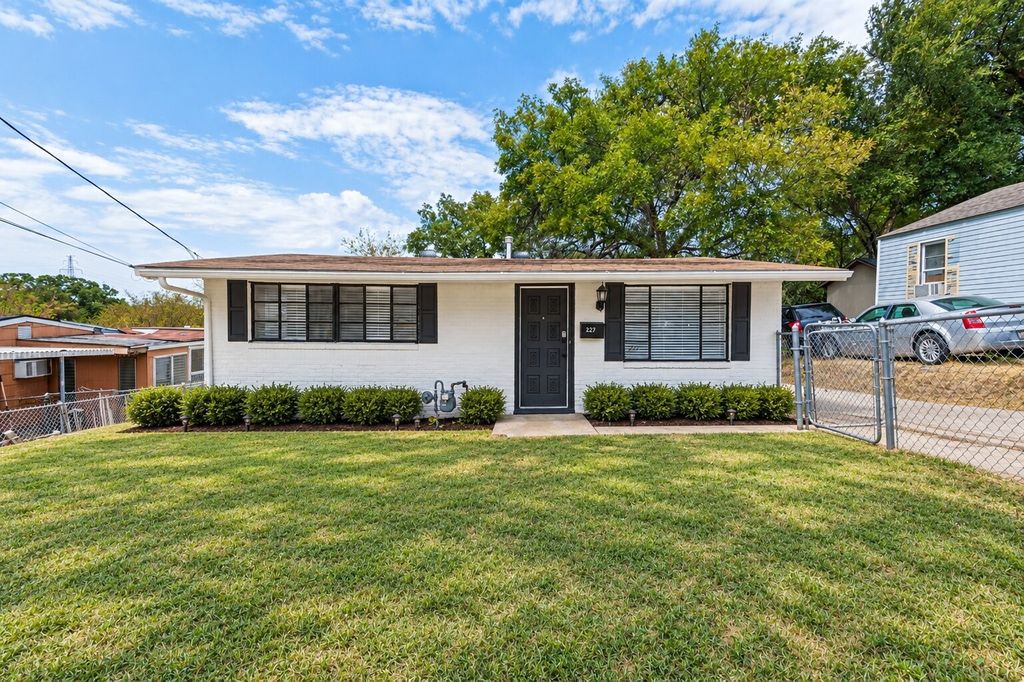 227 S Justin Avenue, Dallas, TX 75211 — exterior