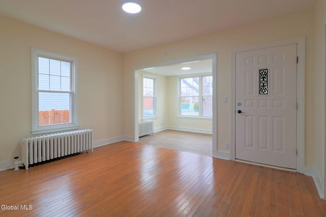 3229 Taylor Street, Rotterdam, NY 12306