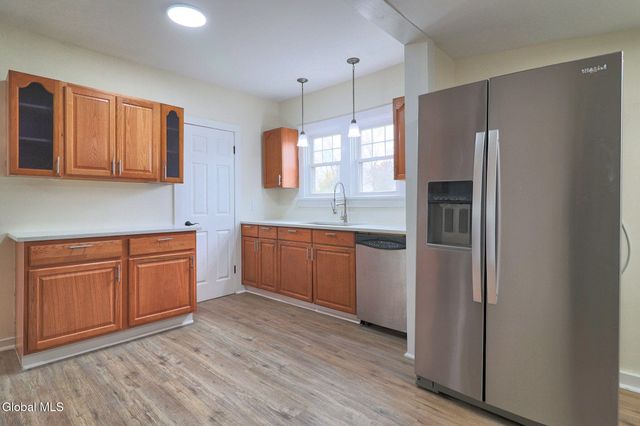 3229 Taylor Street, Rotterdam, NY 12306